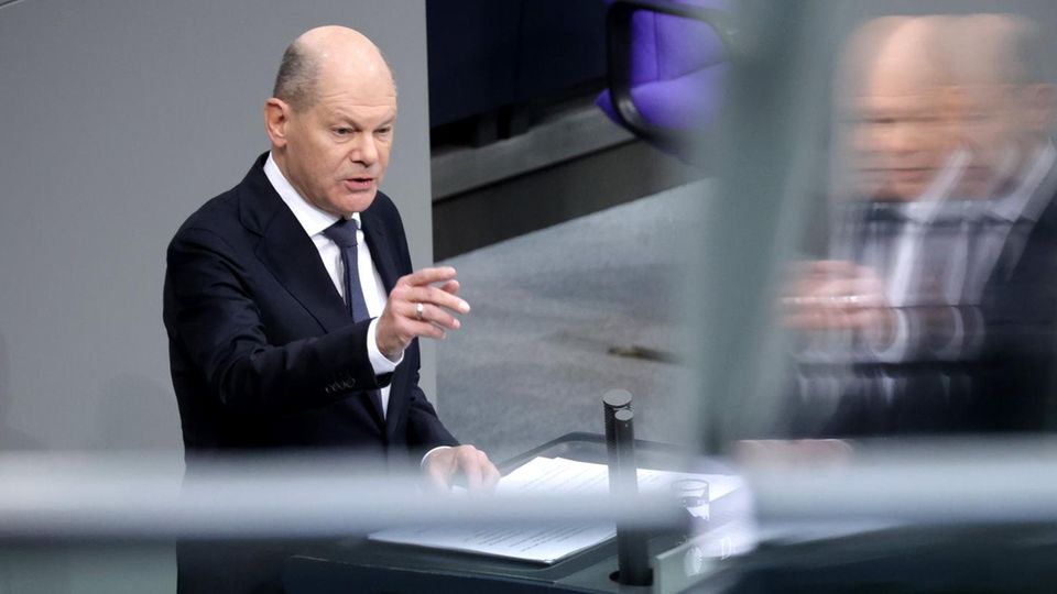 Letzte Plenarsitzung: Zum Schluss fliegen im Bundestag noch einmal richtig die Fetzen Letzte Plenarsitzung: Zum Schluss fliegen im Bundestag noch einmal richtig die Fetzen