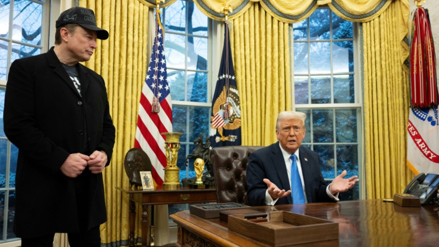 Elon Musk und Donald Trump im Weißen Haus