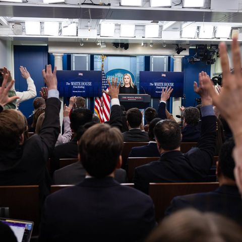 Donald Trump: Reporter bei einer Pressekonferenz im Weißen Haus