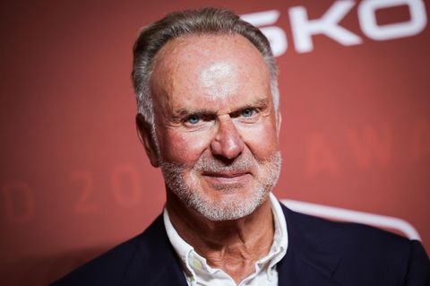 FC Bayern-Chef Karl-Heinz Rummenigge bei den "Sport Bild Awards 2023" blickt in die Kamera