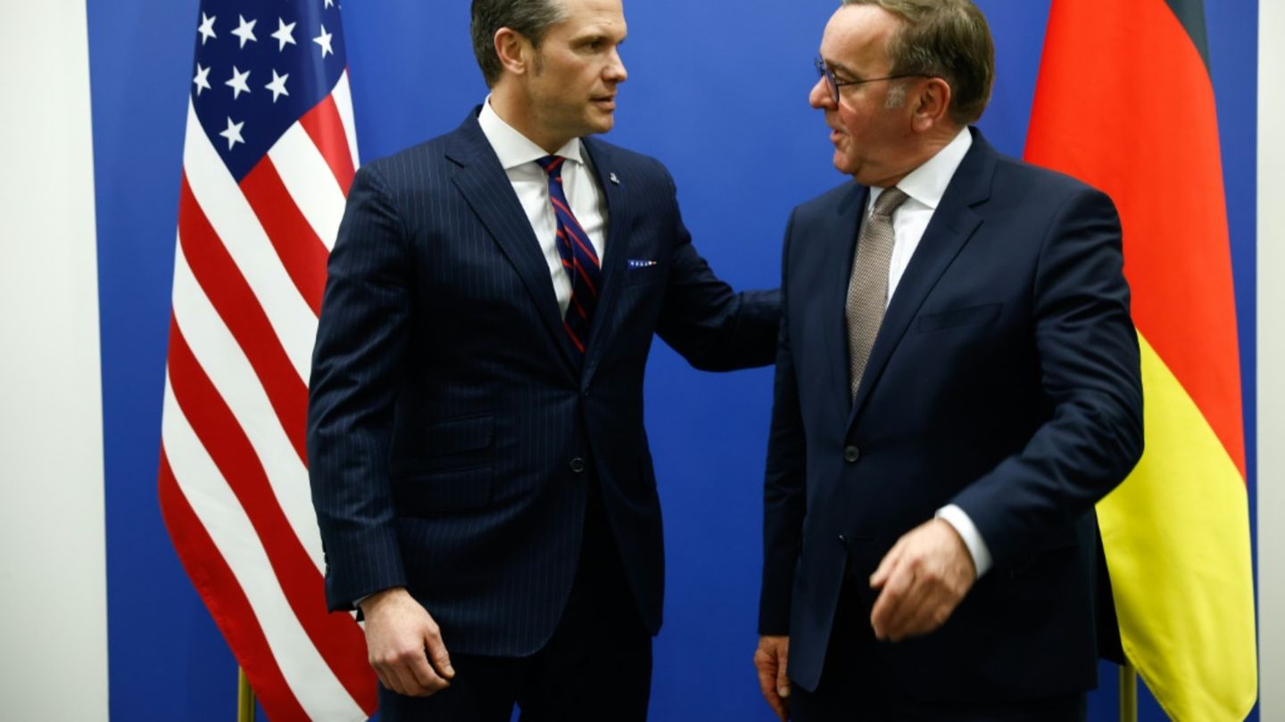 Pentagonchef Hegseth (li.) mit Verteidigungsminister Pistorius