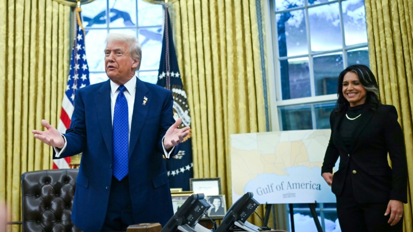 Donald Trump mit neuer Geheimdienstdirektorin Tulsi Gabbard