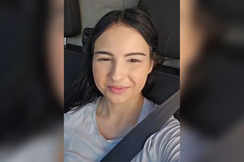 Unter anderem mit diesem Foto sucht die Polizei nach der 14-jährigen Valeria aus Gelsenkirchen