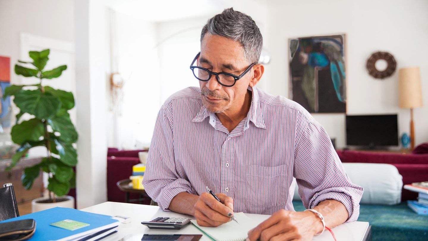 Retire earlier? With these tricks it could work
