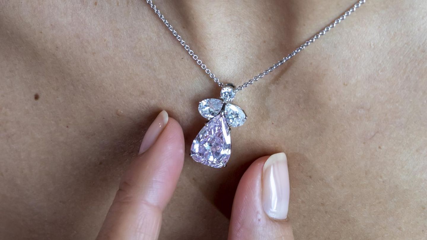 Wer als Geschenk zum Muttertag Schmuck kauft, kann viele teure Fehler machen