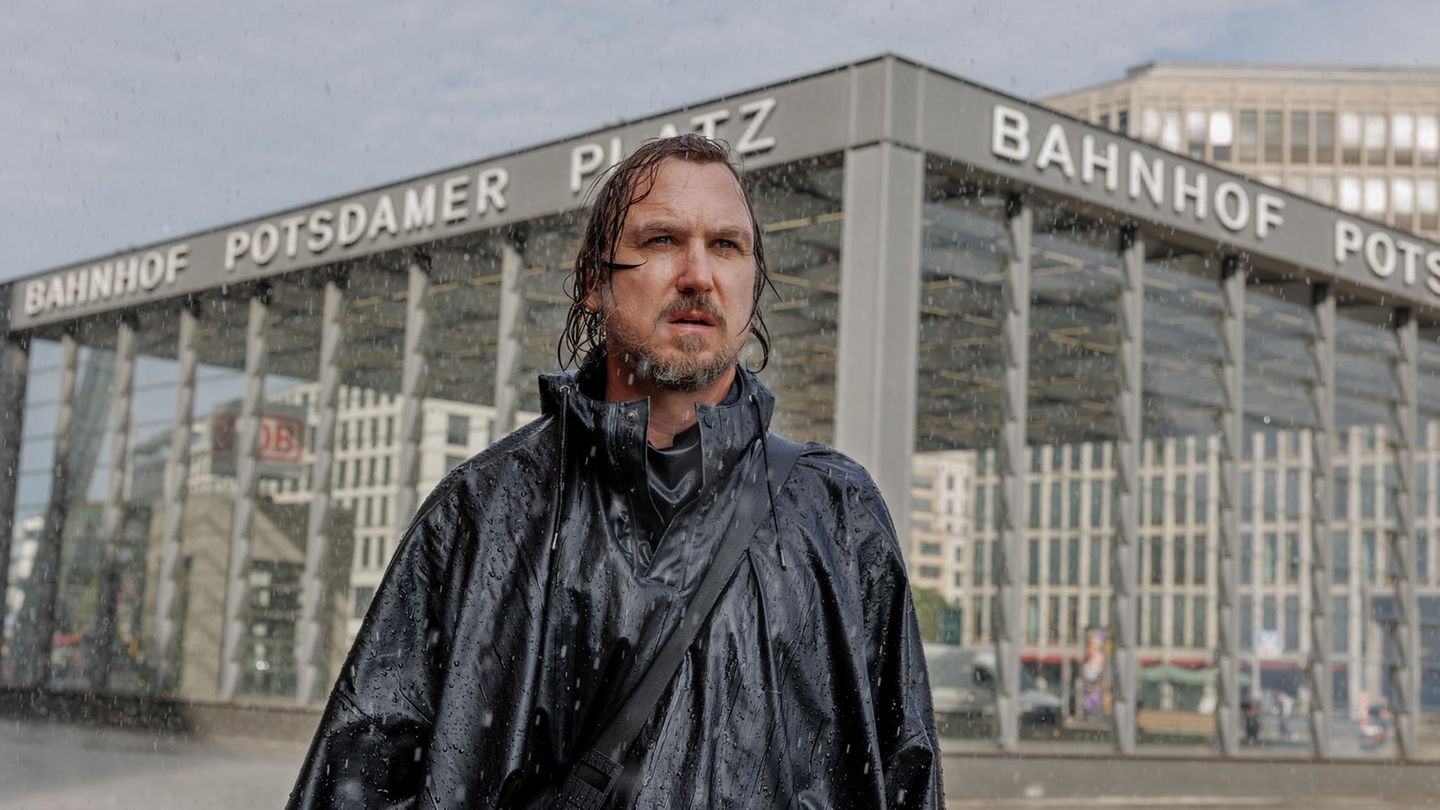 Eröffnung der Berlinale: Lars Eidinger in "Das Licht" Eröffnung der Berlinale: Lars Eidinger in "Das Licht"