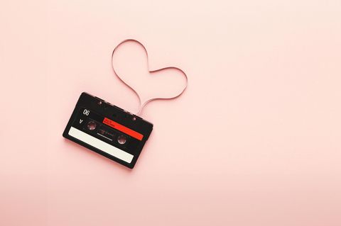 Das Tonband einer Kassette zum Herz geformt