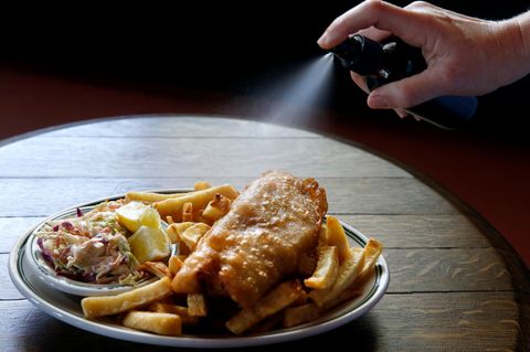 Küche: Jamie Olivers Airfryer-Tipp: Der Starkoch schwört auf diese simple Sprühflasche