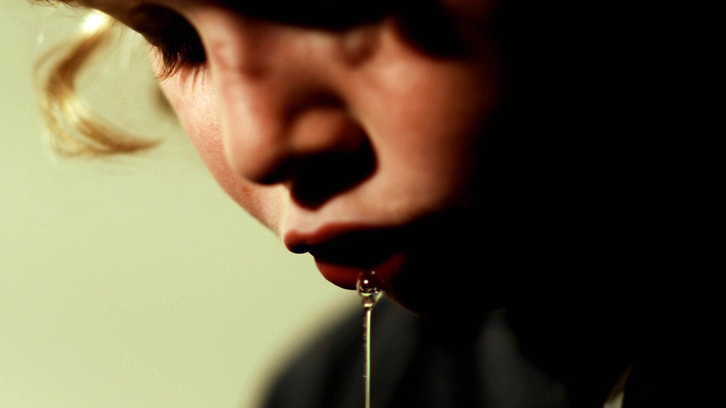 Körper-Fakten: Kind trieft Speichel aus dem Mund Körper-Fakten: Kind trieft Speichel aus dem Mund