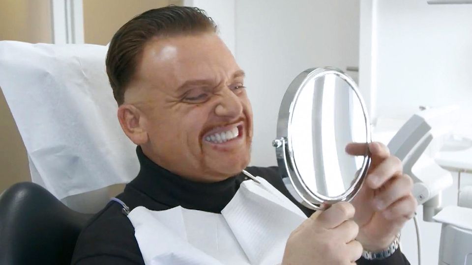 Menowin Fröhlich bekommt neue Zähne