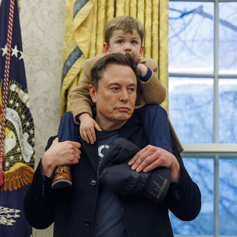 Elon Musk mit Lil X im Weißen Haus. Ashley St. Clair behauptet, vor wenigen Monaten ein Kind von ihm bekommen zu haben