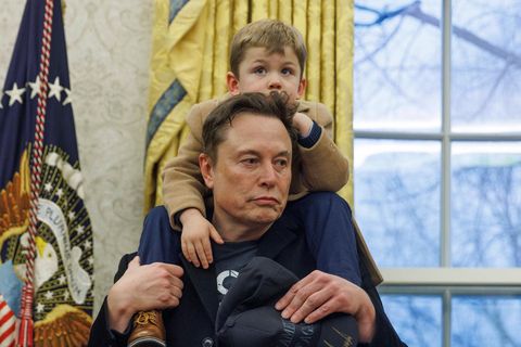 Elon Musk mit Lil X im Weißen Haus. Ashley St. Clair behauptet, vor wenigen Monaten ein Kind von ihm bekommen zu haben