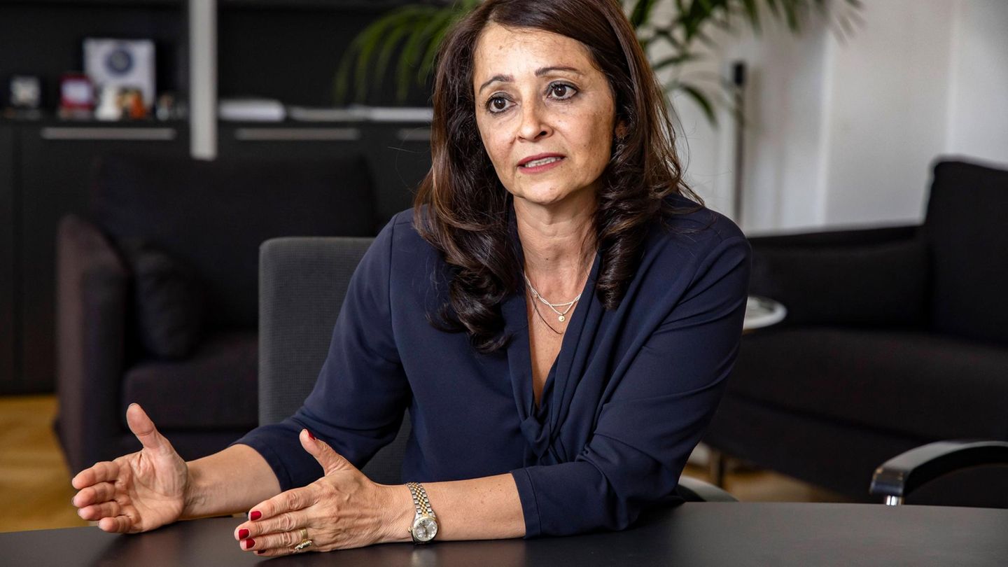 CDU-Politikerin Felor Badenberg Felor Badenberg sitzt in ihrem Büro in der Senatsverwaltung für Justiz in Berlin