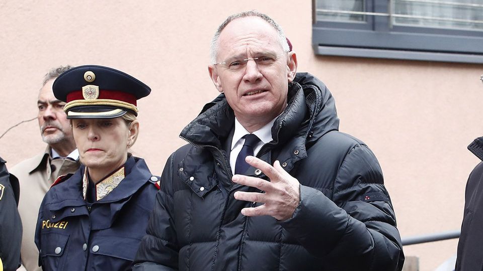 Österreichs Innenminister äußert sich zu Villach-Anschlag Österreichs Innenminister äußert sich zu Villach-Anschlag