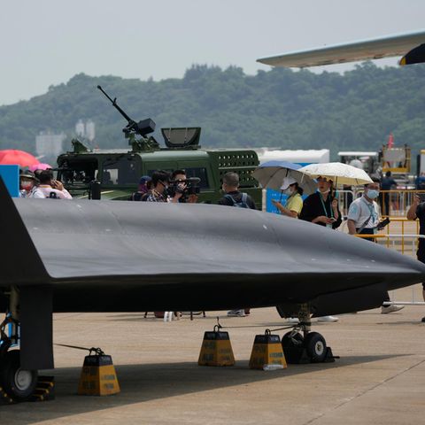 China besitzt die Aufklärungsdrohne WZ-8, sie könnte die Zielerfassung für weitreichende Air-to-Air-Missiles übernehmen 