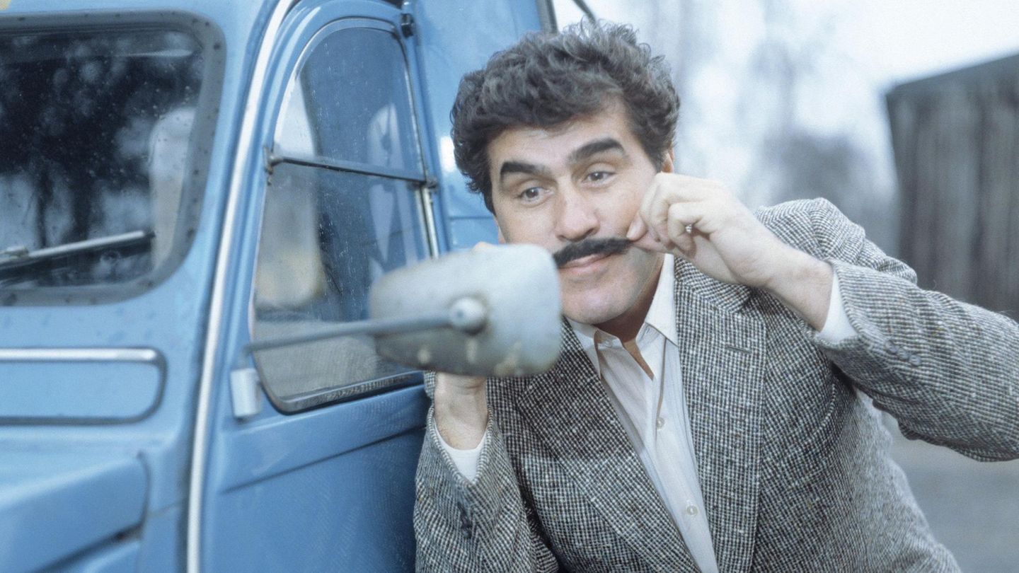 Mario Adorf 1979: Er spielte in vier Geschichten einen nicht ganz ehrenwerten Herrn, hier die Episode: „Nur Gutes von Mario“