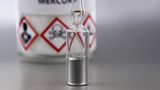 Gift: Ampulle mit Quecksilber