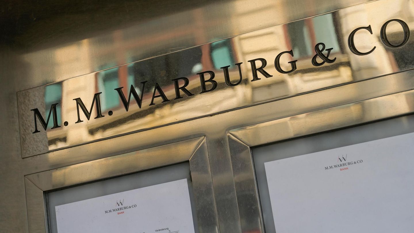 Blick auf die Hamburger Warburg-Bank: Olaf Scholz war von 2011 bis 2018 Bürgermeister der Stadt Blick auf die Hamburger Warburg-Bank: Olaf Scholz war von 2011 bis 2018 Bürgermeister der Stadt