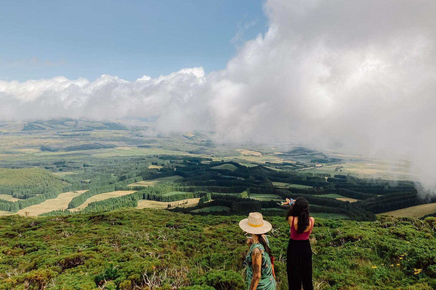 Terceira: Grüße aus der Unterwelt Blick vom Santa Bárbara auf Terceira, Azoren