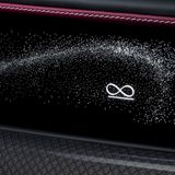 Die Infinity-Taste im Rolls-Royce