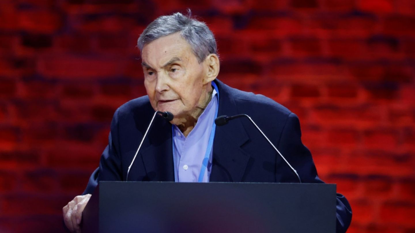 Auschwitz-Überlebender Marian Turski bei einer Rede