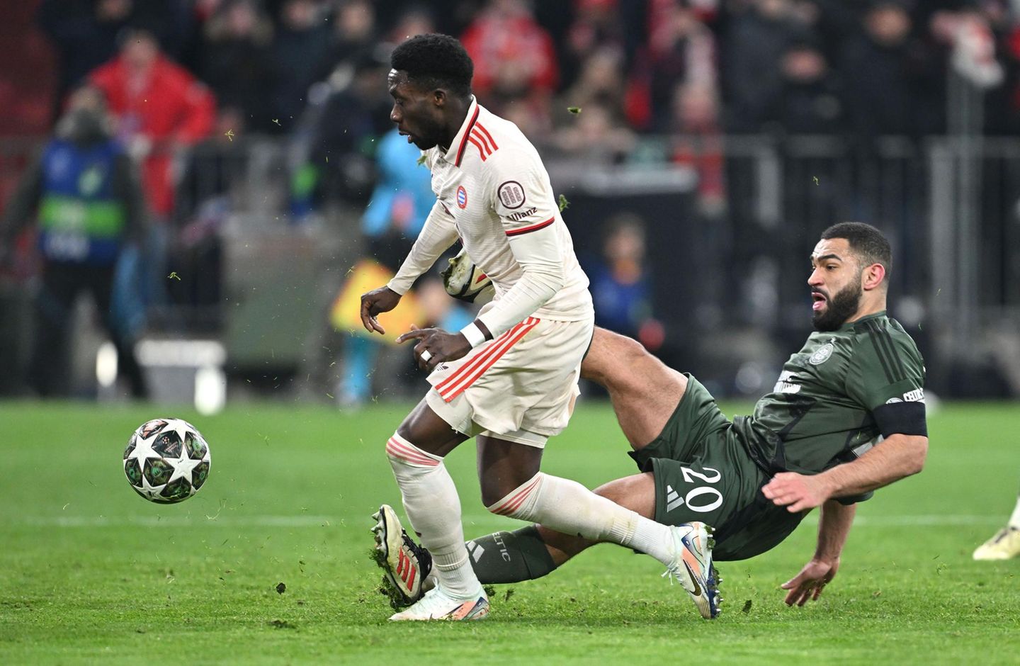 Alphonso Davies wurde zum Matchwinner und schoss den FC Bayern in die Runde der letzten 16