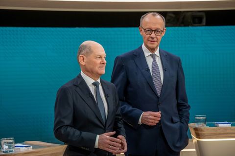 Scholz und Merz bei der TV-Debatte am 9. Februar