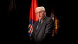 Bundespräsident Frank-Walter Steinmeier hat bei der Gedenkfeier zum Engagement gegen Menschenfeindlichkeit aufgerufen. "Es ist an uns, Menschenfeindlichkeit, Hass und Gewalt entschlossen entgegenzutreten", sagte Steinmeier laut Redetext in Hanau. Die Morde seien nicht aus dem Nichts geschehen