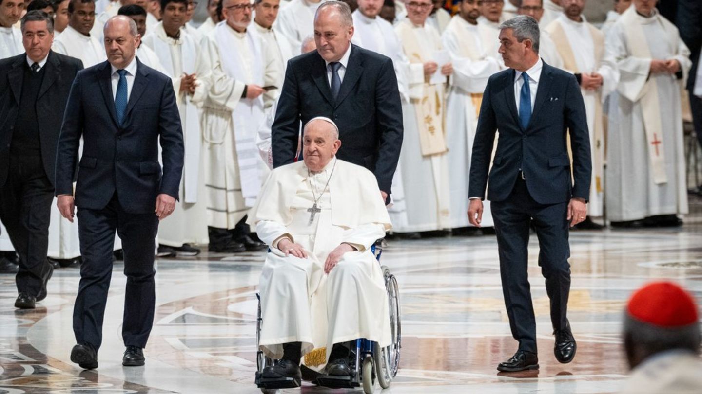 Papst Franziskus' lange Krankengeschichte: Lunge macht schon seit langem Probleme