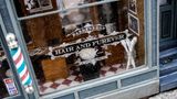 Wie bei uns Menschen haben auch in der Welt der Mäuse Friseursalons seltsame Namen. Dieser Barbershop für die kleinen Nager heißt "Hair and Furever"