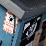 Sicherheit wird in Malmös Mäusewelt übrigens großgeschrieben! Hier wird alles überwacht. Allerdings nicht von Kameras, sondern von Spinnen