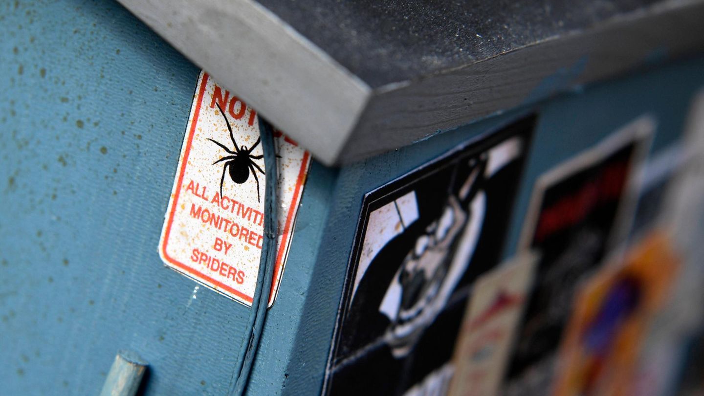 Sicherheit wird in Malmös Mäusewelt übrigens großgeschrieben! Hier wird alles überwacht. Allerdings nicht von Kameras, sondern von Spinnen