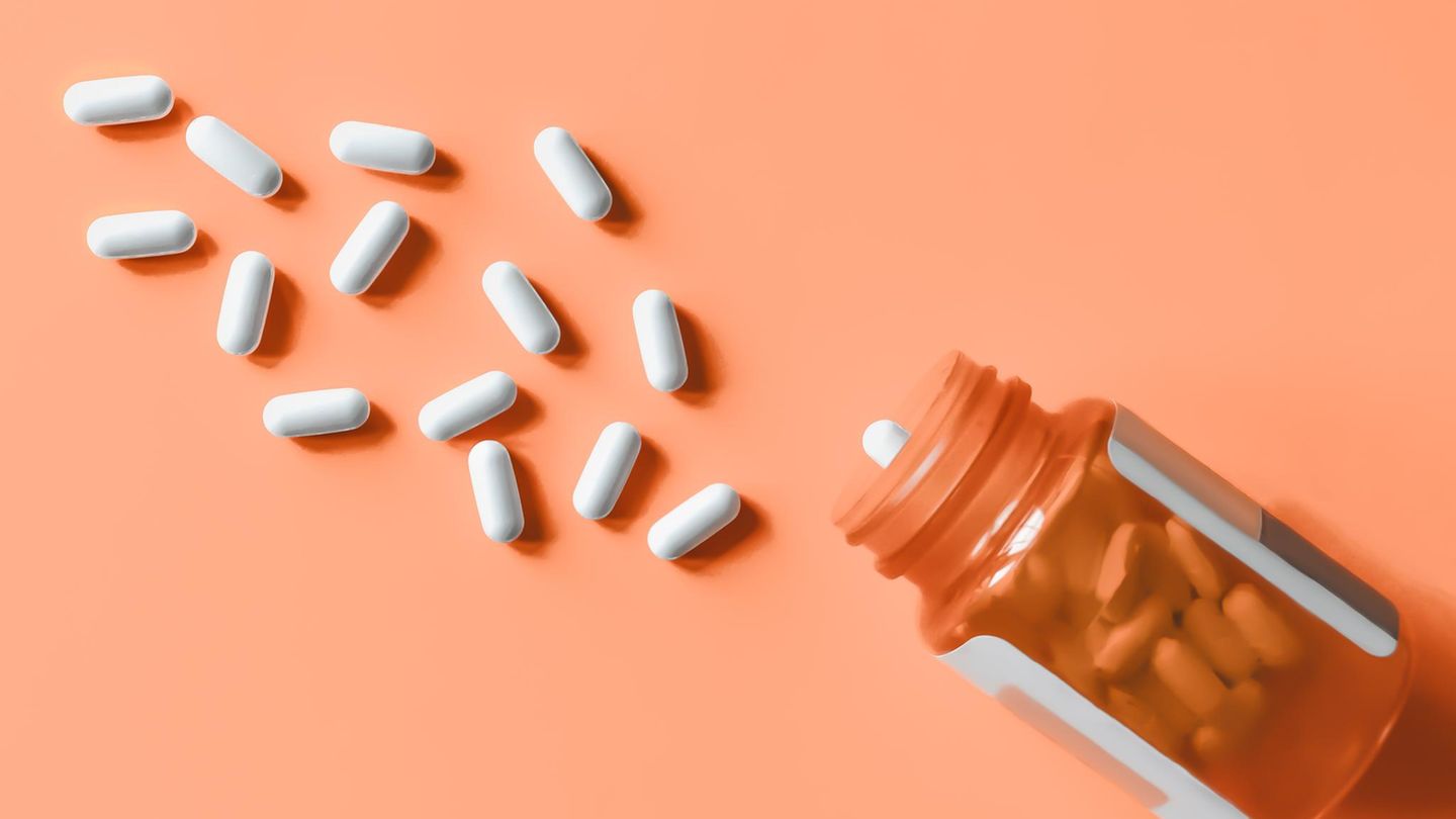 Tabletten und Pillendose