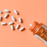 Tabletten und Pillendose