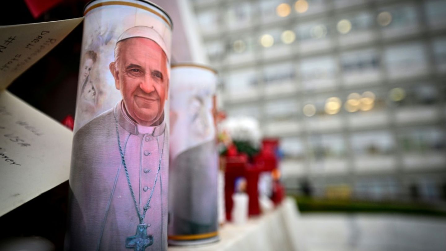 Kerze mit dem Konterfrei Franziskus'