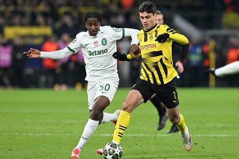 Dortmunds Giovanni Reyna (r.) gegen Sportings Alexandre Brito