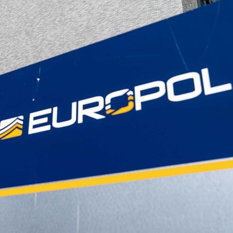 Europol warnt vor kriminellen Netzwerken, die durch Cyber-Grooming Terrorakte, Chaos und Gewalt schüren