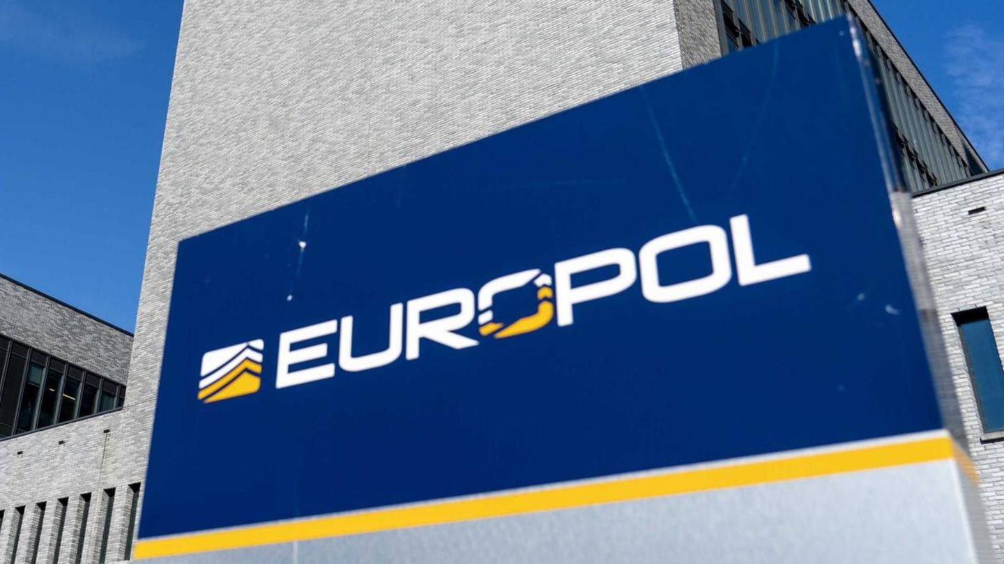 Europol warnt vor kriminellen Netzwerken, die durch Cyber-Grooming Terrorakte, Chaos und Gewalt schüren