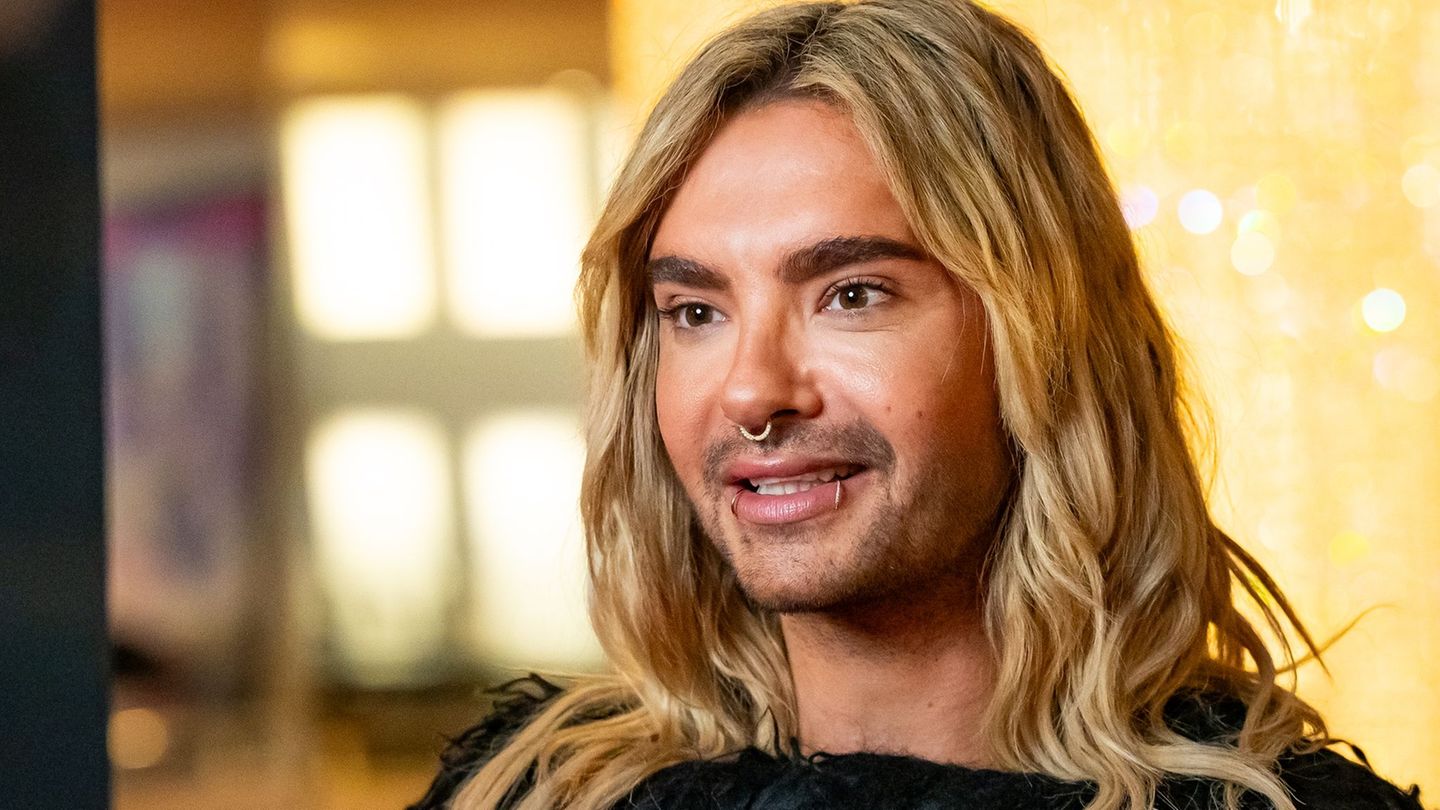 Bill Kaulitz trifft mehrere Verehrer, um zu schauen, wer ihm am besten gefällt. (Archivbild) Foto: Jonas Walzberg/dpa