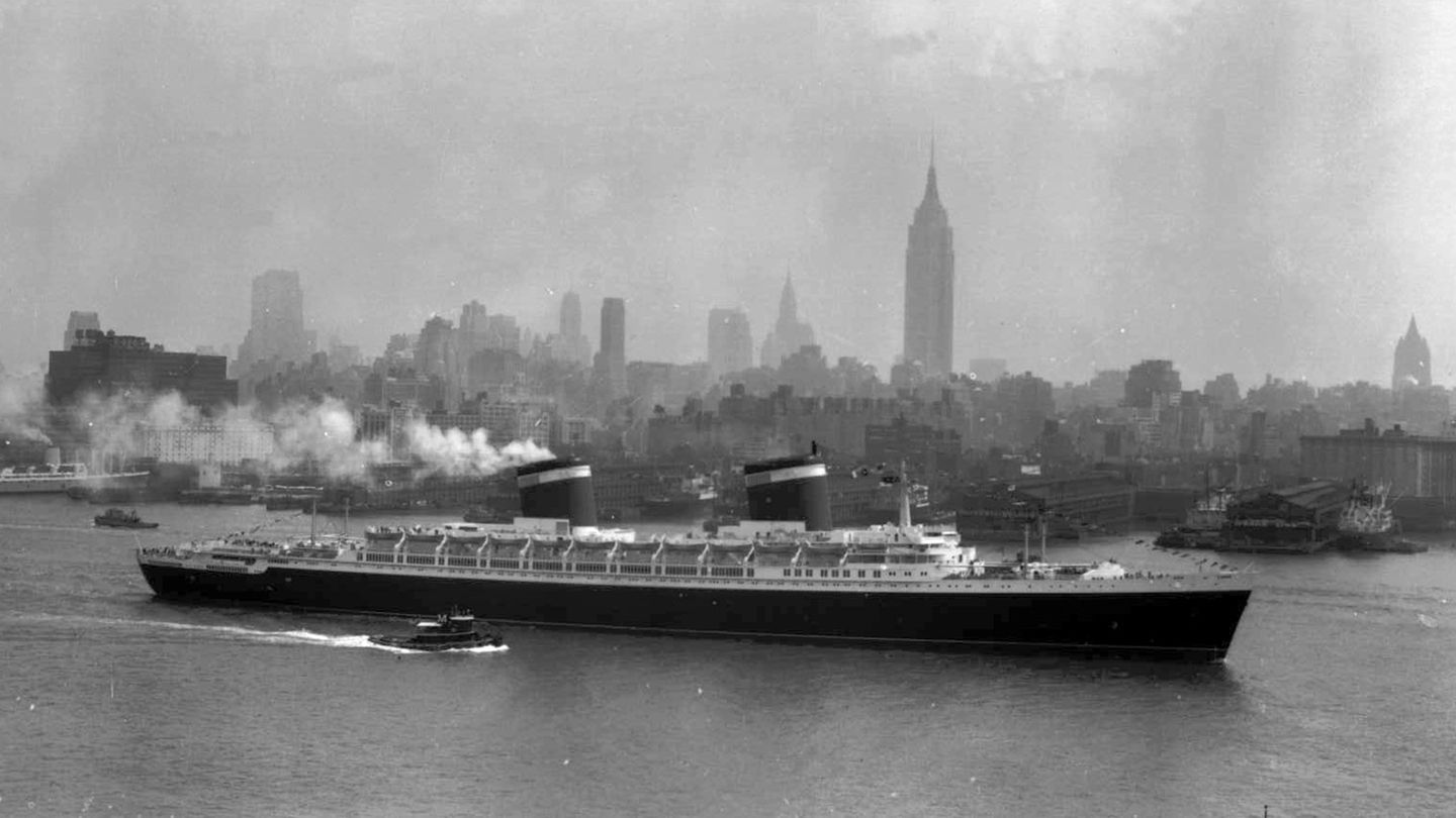 SS United States auf dem Weg nach Europa