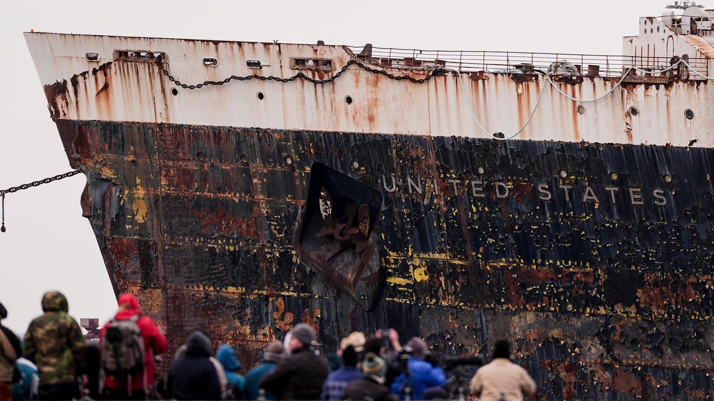 SS United States verlässt Philadelpia