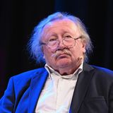 Christian Lindner (links) und Peter Sloterdijk waren lange Freunde. Als der FDP-Chef vor drei Jahren auf Sylt die Journalistin Franca Lehfeldt heiratete, hielt Sloterdijk noch die Festrede. Heute sagt er dazu: "Meine Meinung, dass es in Deutschland an Fürstenhochzeiten mangelt, habe ich damals öffentlich bekundet." Champagner, Austern, Wanderdüne: Damals war die Welt noch in Ordnung. Heute leidet Sloterdijk darunter, dass der eigensinnige Politiker einfach nie auf ihn hören wollte. Dass der Philosoph tatsächlich jemals geglaubt hat, dass es anders kommen könnte, sagt sehr viel über sein Denken aus