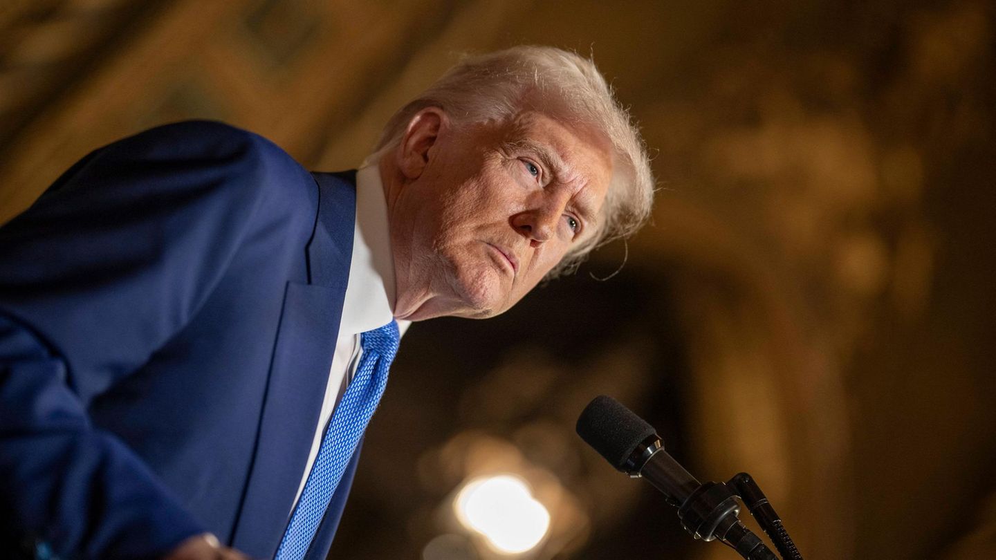 Donald Trump blickt ernst
