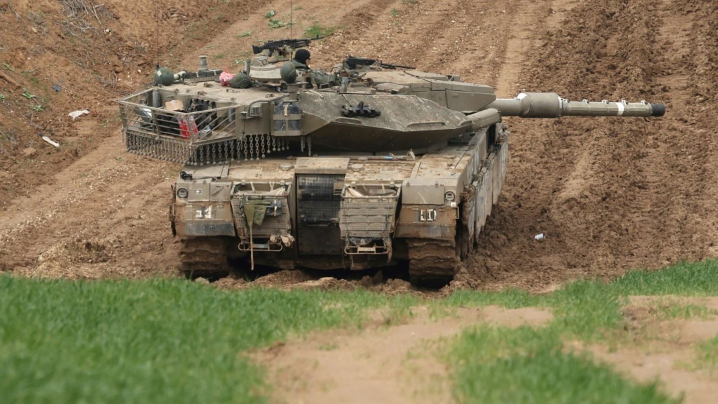 Israelischer Panzer nahe dem Gazastreifen