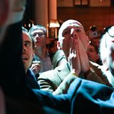 Die FDP-Mitglieder auf der Wahlparty bangen