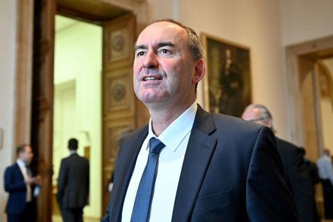 Freie Wähler um Parteichef Aiwanger verpassen Bundestagseinzug über Direktmandate
