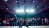 Sahra Wagenknecht des BSW läuft über die Bühne auf ihrer Wahlparty