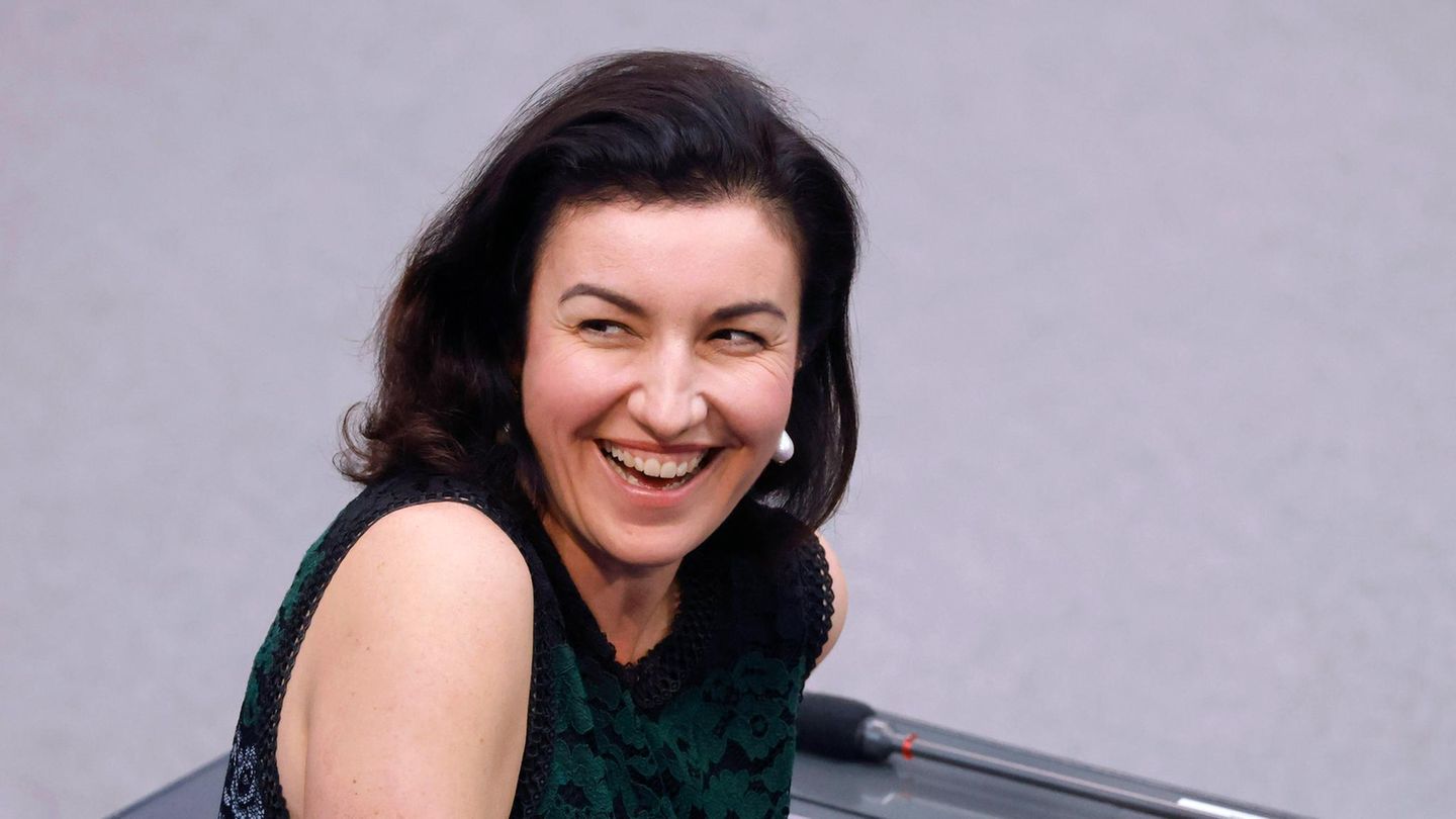 Dorothee Bär (CSU) lacht im Bundestag: Bei der Bundestagswahl hatte sie besonderen Erfolg
