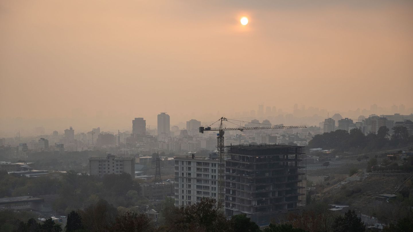 Gesundheitsgefahren-im-Iran-Nur-f-nf-Tage-saubere-Luft-im-Jahr-Teheran-k-mpft-mit-Smog