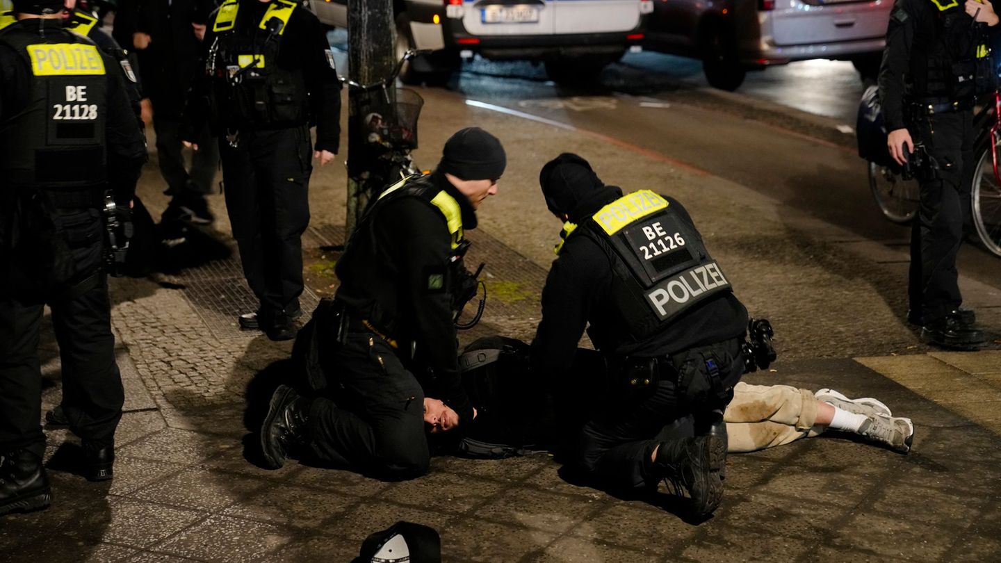 Attacke in Berlin: Zentralrat der Muslime verurteilt Messerangriff am Mahnmal